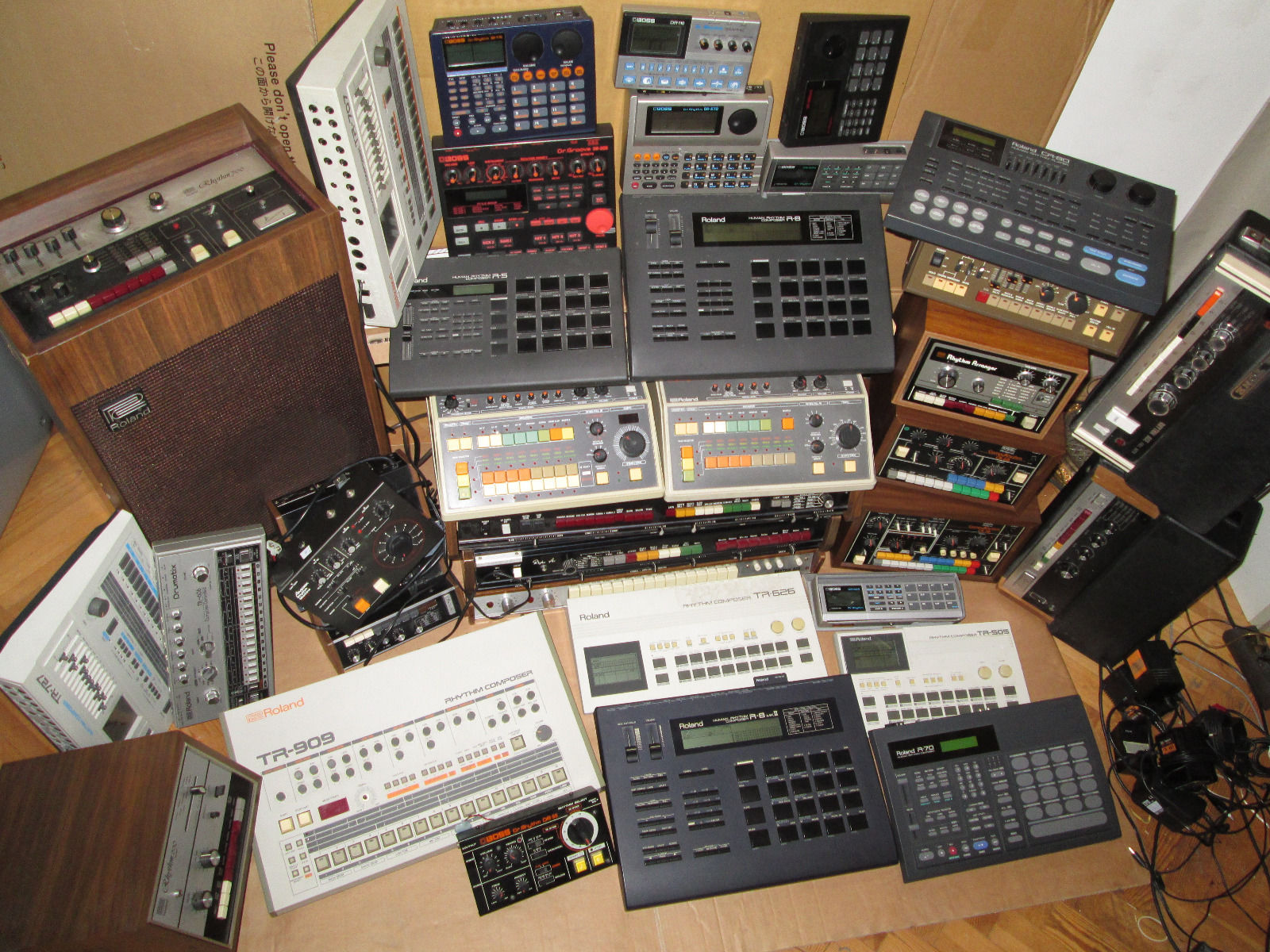 Lust Auf Eine Synthesizer Sammlung Ihr Braucht Nur 36 400 Eur Lust Auf Eine Synthesizer Sammlung Ihr Braucht Nur 36 400 Eur