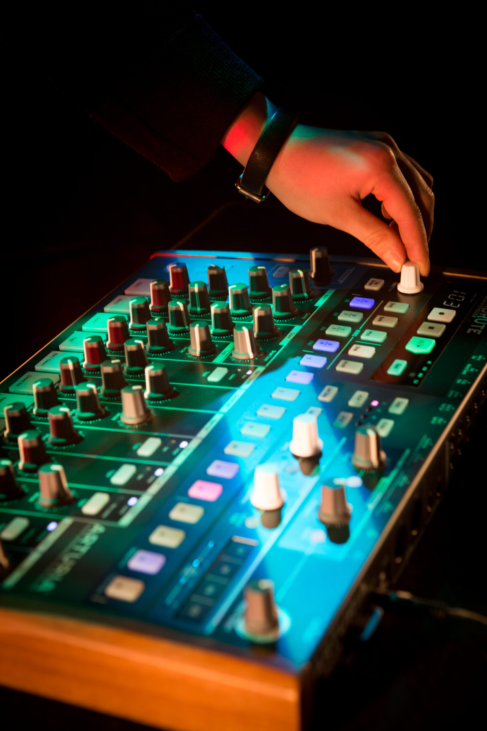 DrumBrute erst analoge Drummachine von Arturia