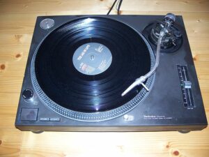 800px-Technics_SL-1210MK2