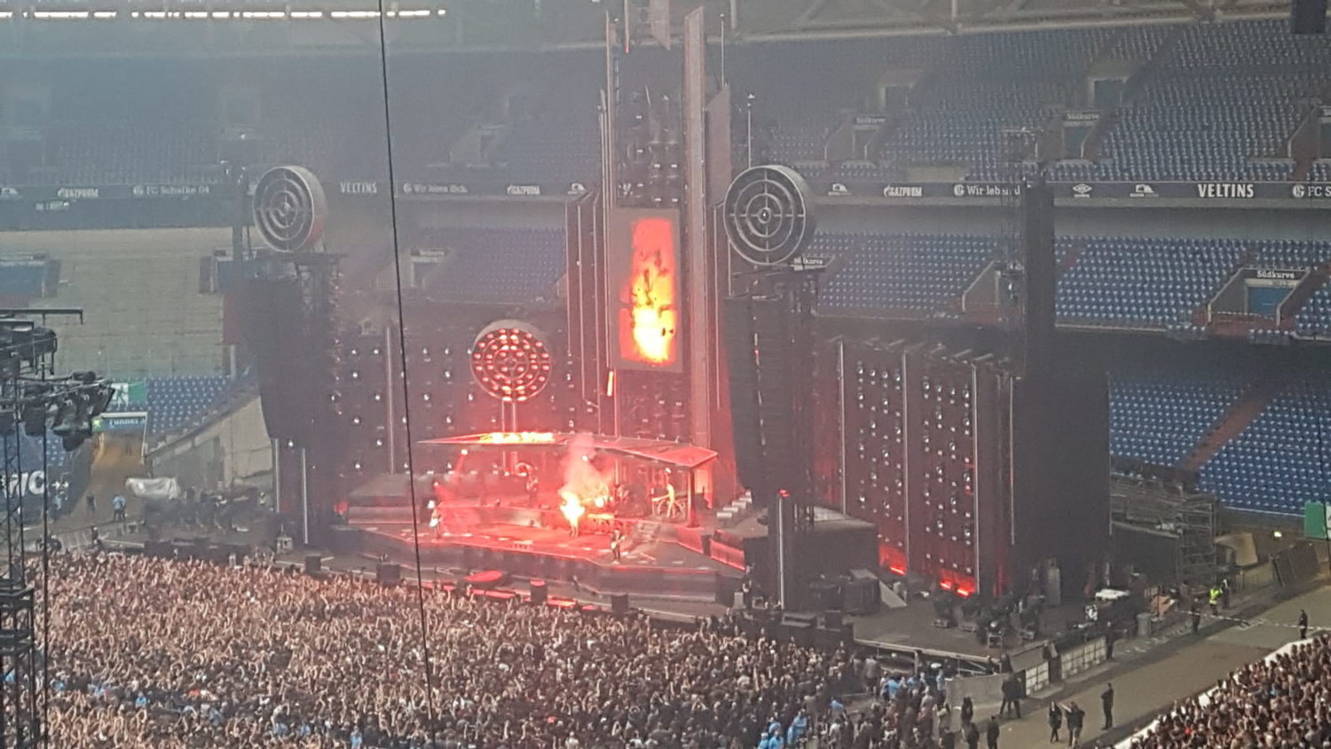 Rammstein Live Tour Auftakt Vor 60 000 Leuten In Der Gelsenkirchener Arena