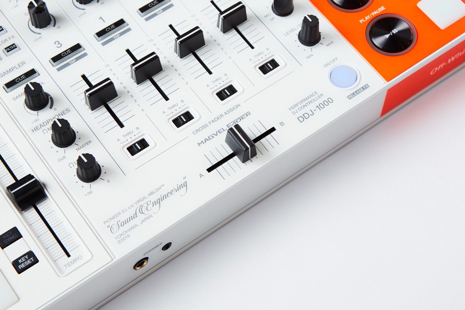 Pioneer DJ x Off-White - neue limitierte Sonderedition des DDJ-1000