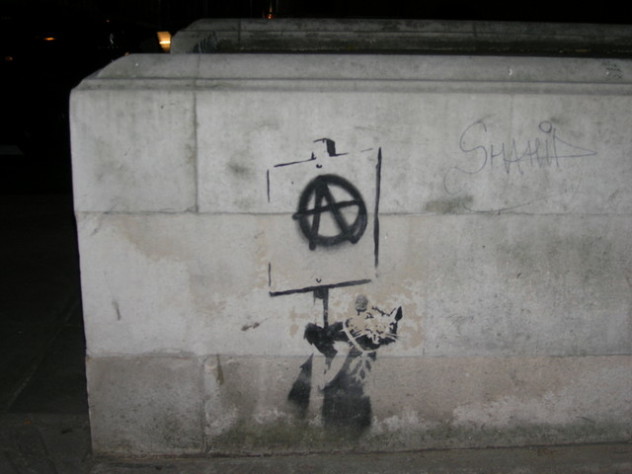 Banksy_anarchist_rat_in_Sloane_Square