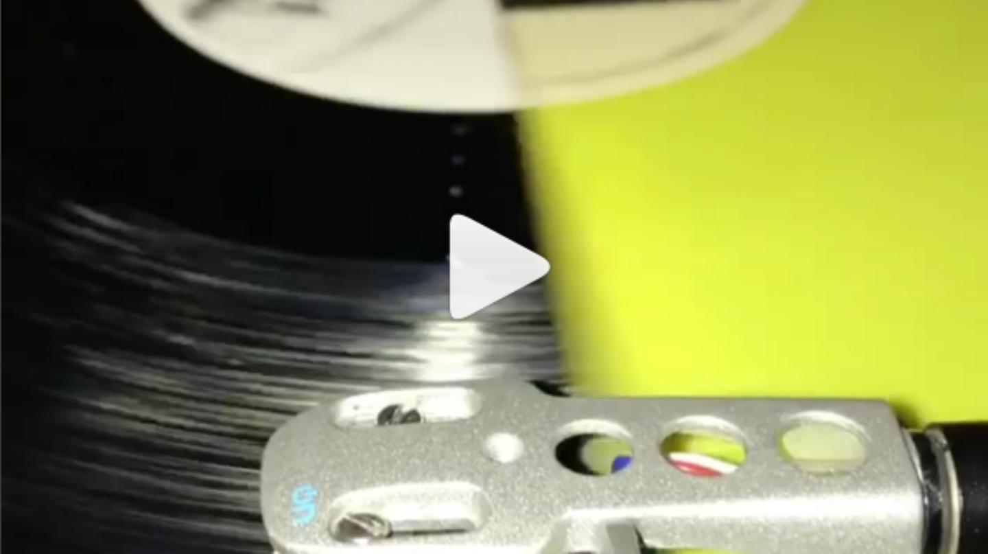 mr-oizo-hat-eine-neue-version-des-mash-ups-efunden-1490711111.png