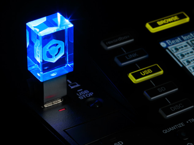 pioneer_usb-stick