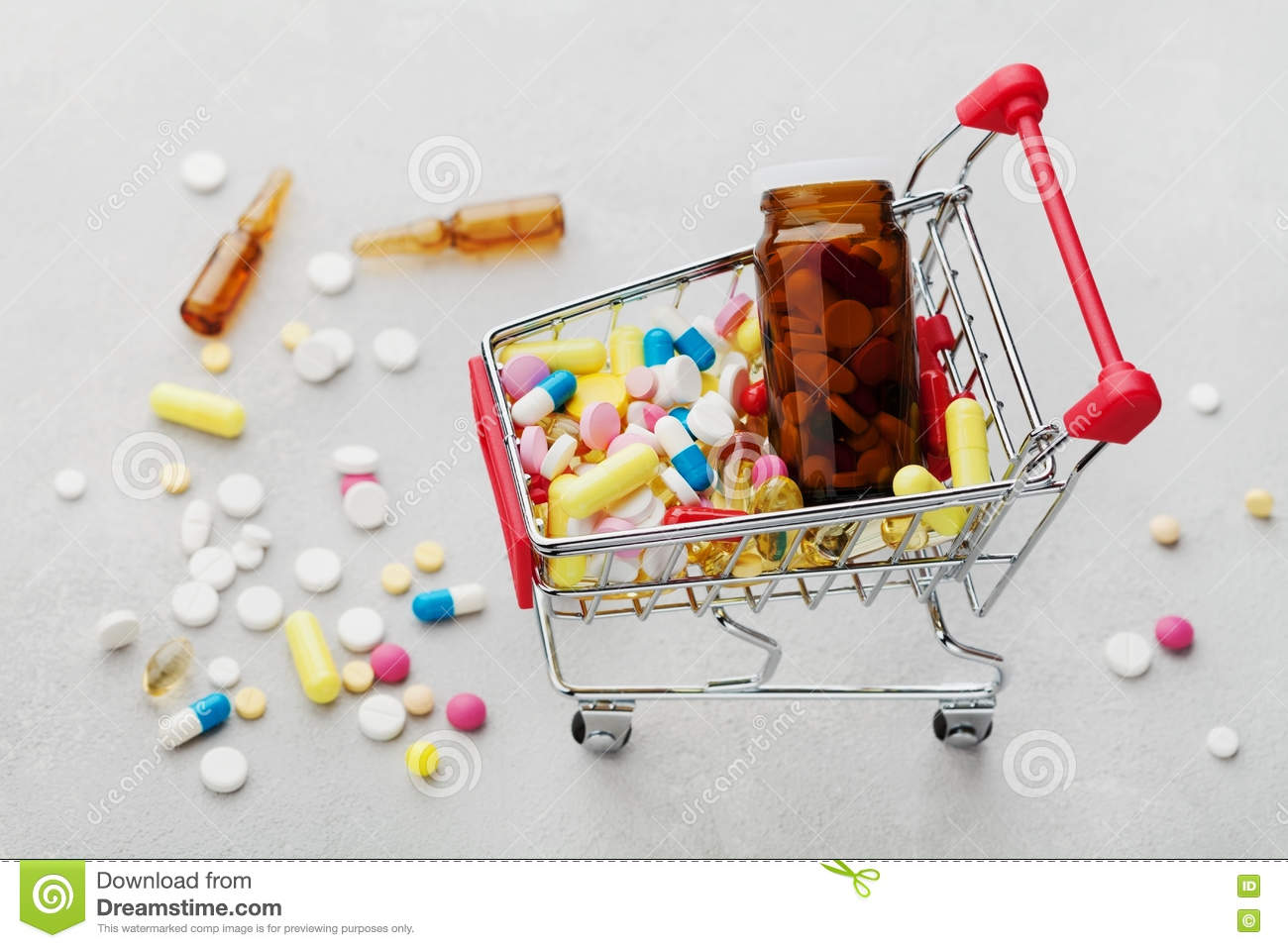 warenkorb-voll-von-pharmazeutischen-drogen-und-medizinpillen-72643932