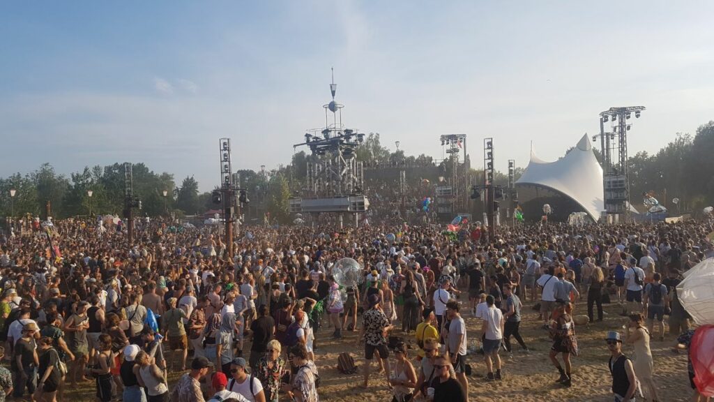 Countdown zum Fusion Festival Warnung vor Waldbränden und gefälschten