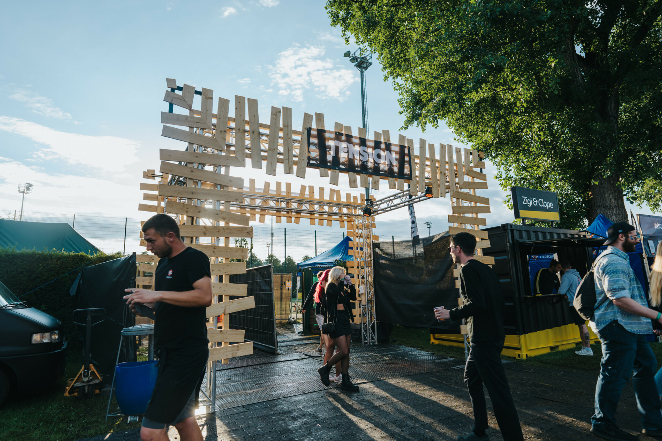 Tension Festival in Basel PoolParty mit HammerLineup