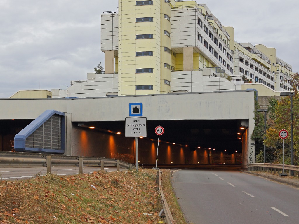 Berlin Illegaler TunnelRave unter Wohnkomplex aufgelöst