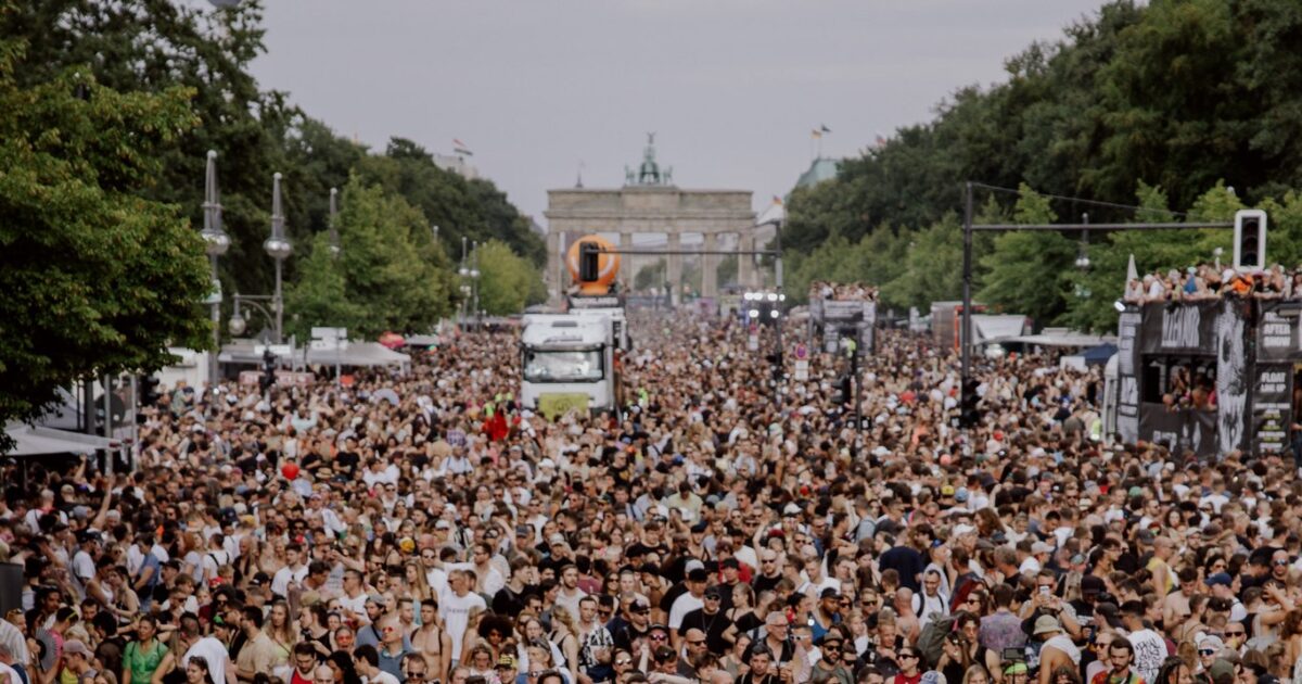 Planet Rave Crowd Rave The Planet: offizielles Aftermovie veröffentlicht